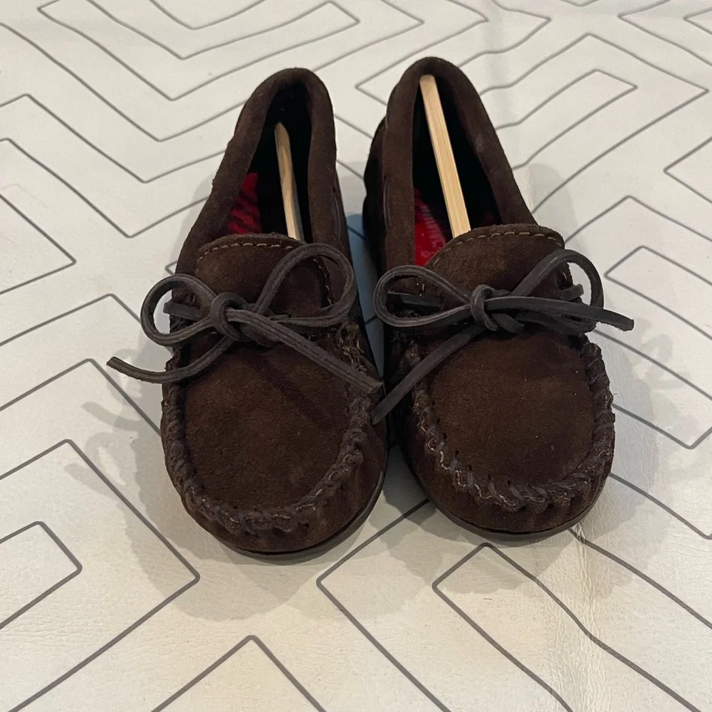 New Minnetonka Chocolate Brown Moccasins